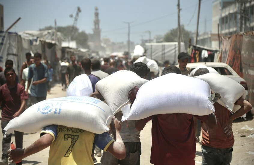 الأردن ترسل 4 قوافل مساعدات إلى قطاع غزة