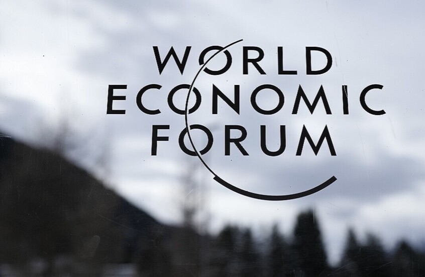 فضيحة فساد تلاحق مؤسس المنتدى الاقتصادي العالمي