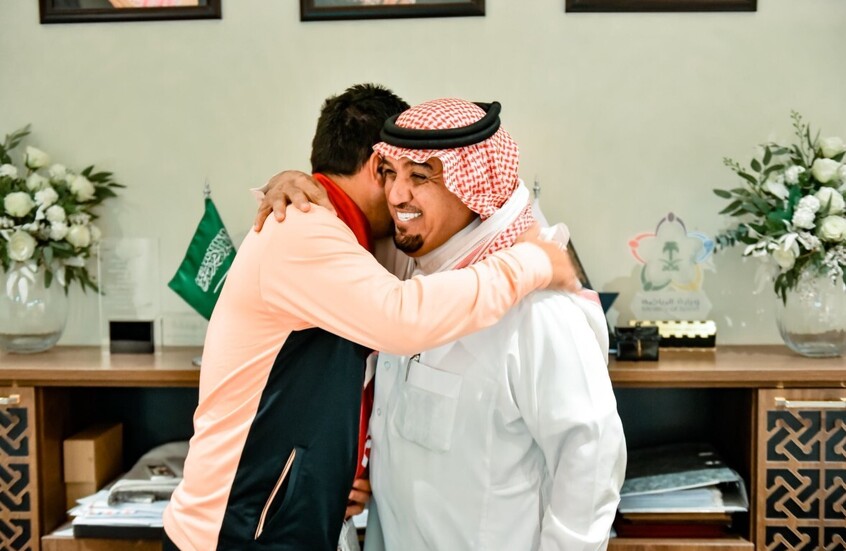فريق في دوري روشن السعودي يقيل مدربه بعد أسبوعين فقط من تعيينه - RT Arabic