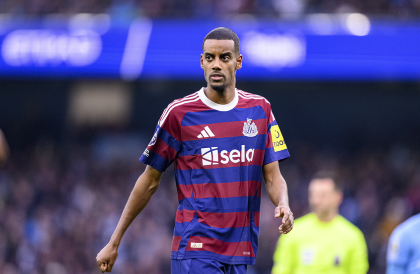 وسط شائعات انتقاله إلى ليفربول والهلال.. نيوكاسل يكشف سبب غياب إيساك عن جولة آسيا