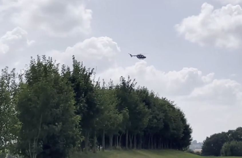 فرنسا.. نقل "الذبابة" على متن مروحية إلى سجن شديد الحراسة (فيديو)