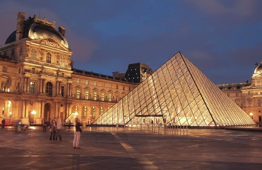 السلطات الفرنسية تخطط لزيادة عائدات السياحة إلى 100 مليار يورو بحلول عام 2030