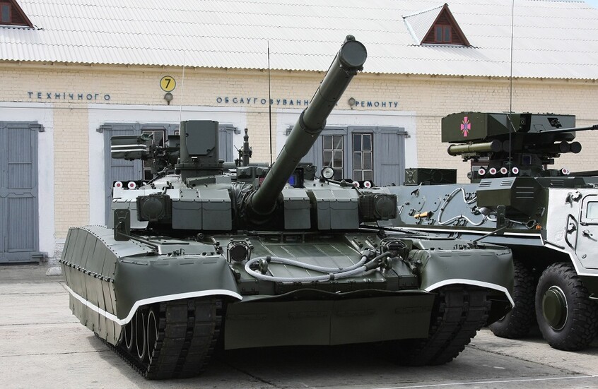 دبابات أوكرانية تظهر على الجبهة بين تايلاند وكمبوديا