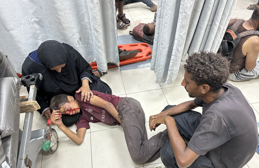 مصادر محلية: عشرات القتلى ومئات المصابين في مجزرة مروعة بحق طالبي المساعدات شمال غزة