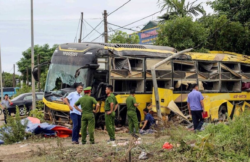 بيرو.. مصرع 18 شخصا إثر سقوط حافلة في واد بجبال الأنديز (صورة)