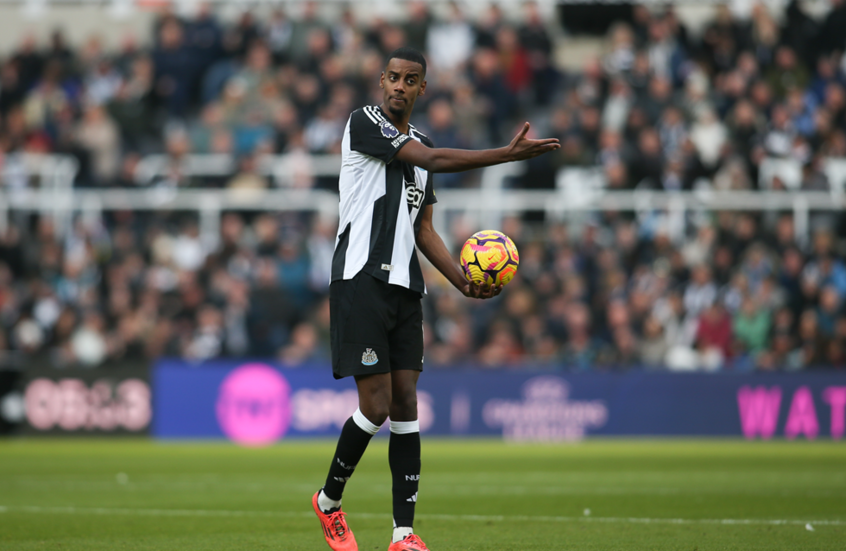 إيساك ينهي الغموض بشأن إمكانية انتقاله للهلال السعودي