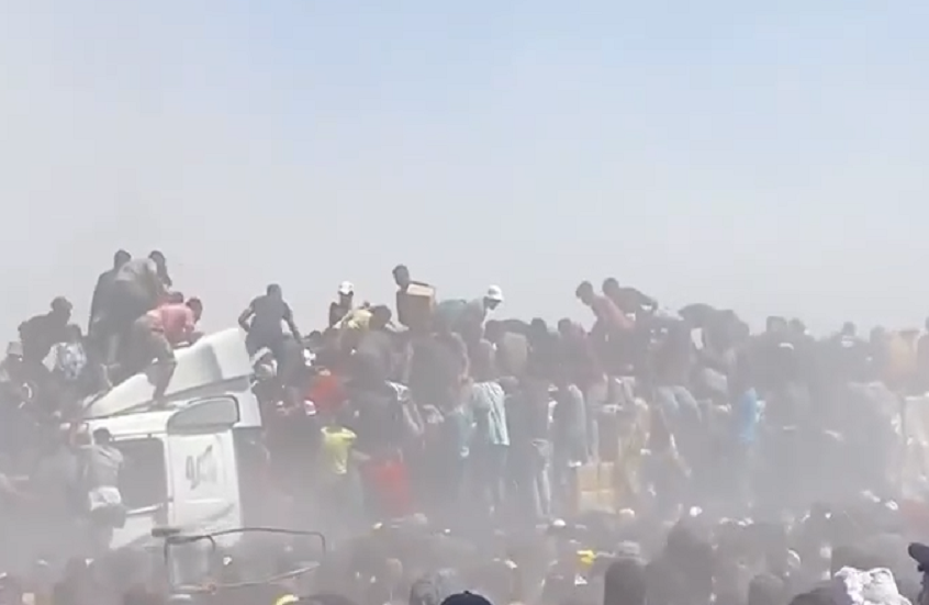 مشاهد صادمة لطالبي المساعدات حول شاحنة قرب "محور ميراج" الغربي جنوب قطاع غزة (فيديو)