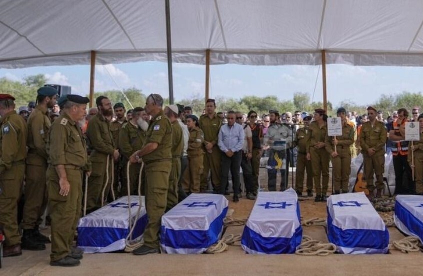 الجيش الإسرائيلي يعلن مقتل ضابط متأثرا بجراح خطيرة أصيب بها الأسبوع الماضي بخان يونس