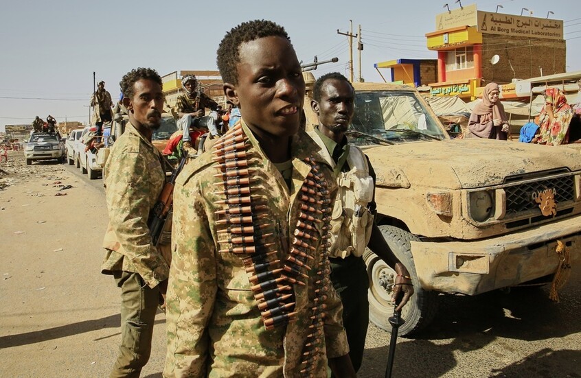 مراسل RT: الجيش السوداني بدأ تنفيذ خطة تفريغ العاصمة الخرطوم من التشكيلات المسلحة