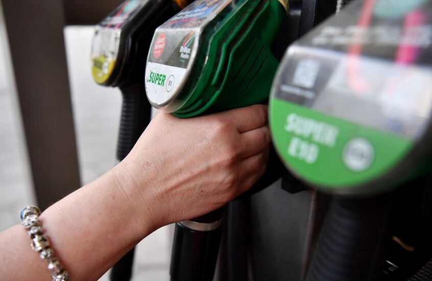 الحكومة الروسية تفرض حظرا كاملا على تصدير البنزين