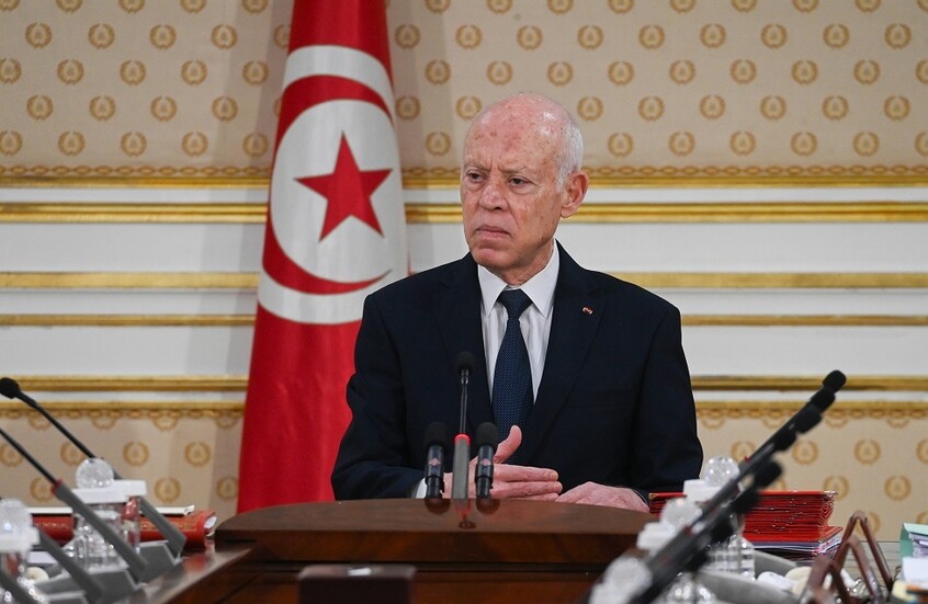 الرئيس التونسي يصدر قرارا بشأن أندية دوري المحترفين