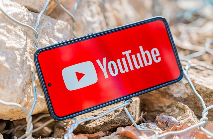 "يوتيوب" يستخدم الذكاء الاصطناعي لتحديد عمر المستخدمين القاصرين في الولايات المتحدة
