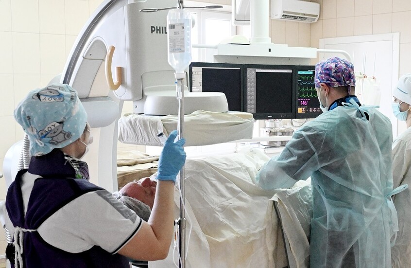 حاكم كامتشاتكا: سيتم تكريم أطباء واصلوا إجراء عملية جراحية رغم الزلزال العنيف (فيديو)