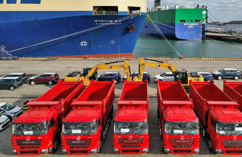 روسيا تحظر استيراد بعض أنواع الشاحنات الصينية