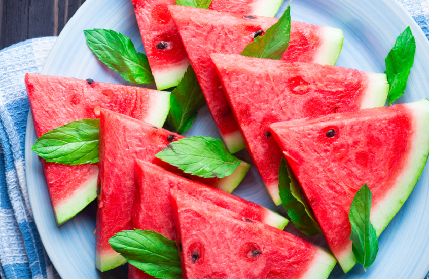 تحذيرات صحية حول الإفراط في تناول البطيخ