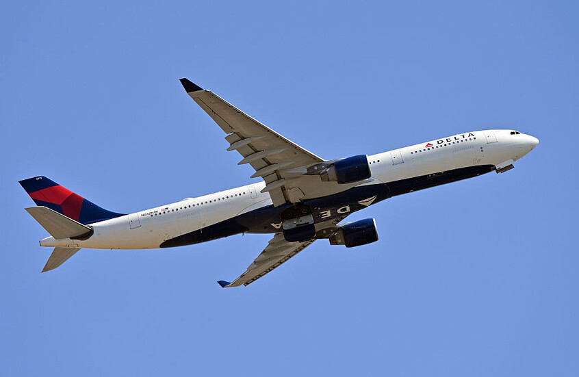 الولايات المتحدة.. إصابة 25 شخصا جراء هبوط اضطراري لطائرة ركاب