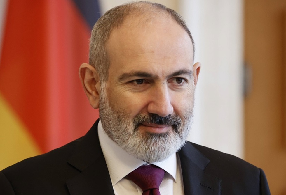 خبير روسي: رئيس الوزراء الأرمني يتصرف وفقا لسيناريو مستورد من الغرب
