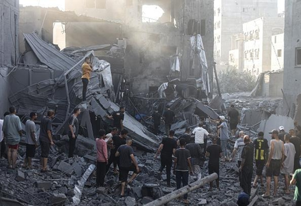 شبكة الحلم : الغارديان: إسرائيل استخدمت ذخائر ثقيلة في قصف مقهى 