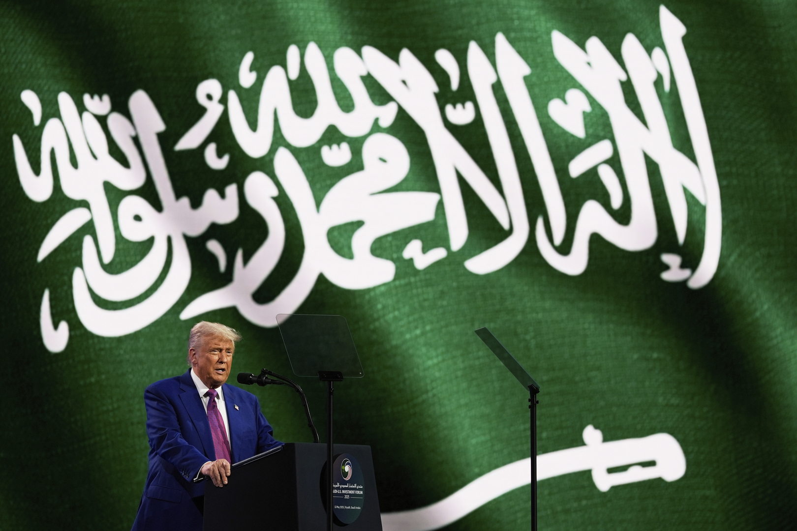 موقع "واللاه" العبري: السعودية أفشلت مخطط تهجير الفلسطينيين من غزة.. ترامب يوقف المشروع