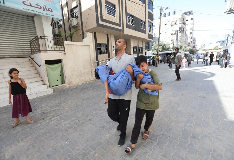 غزة: غارات جوية مكثفة توقع قتلى وجرحى وتدهور في الخدمات الصحية