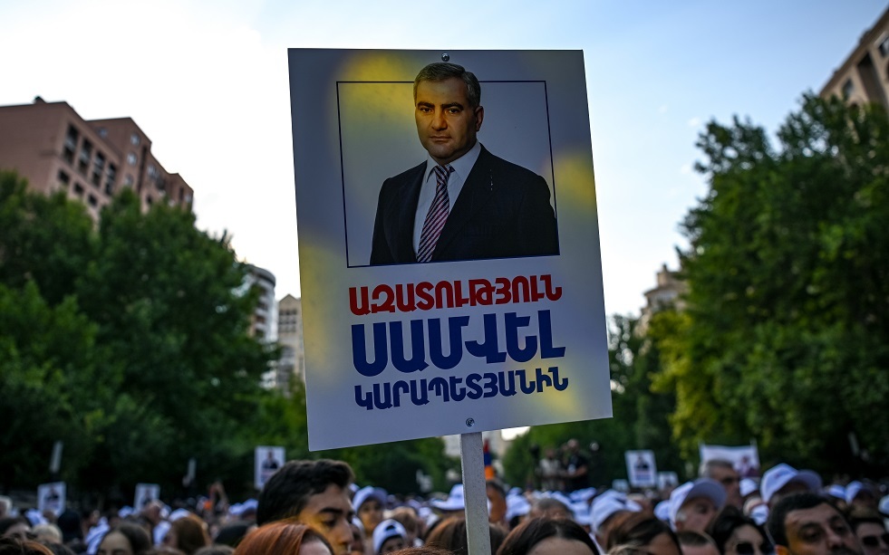 شبكة الحلم : باشينيان يحدد الشروط التي تسمح لكارابيتيان بممارسة العمل السياسي في أرمينيا