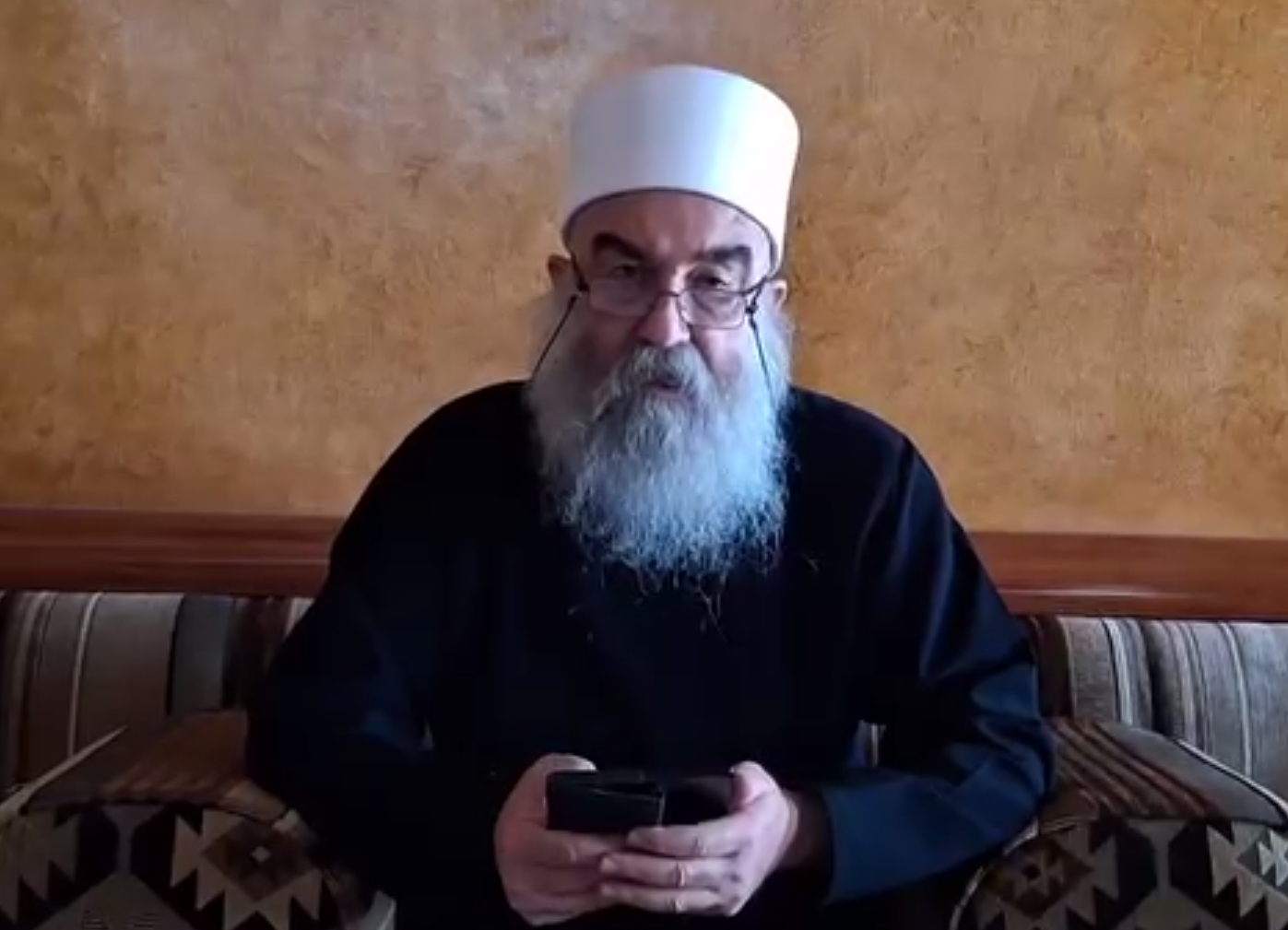 الهجري يتهم الشرع بقيادة حكومة تكفيرية ويتبرأ من المخربين والمحرضين أيا كانت طائفتهم (فيديو)