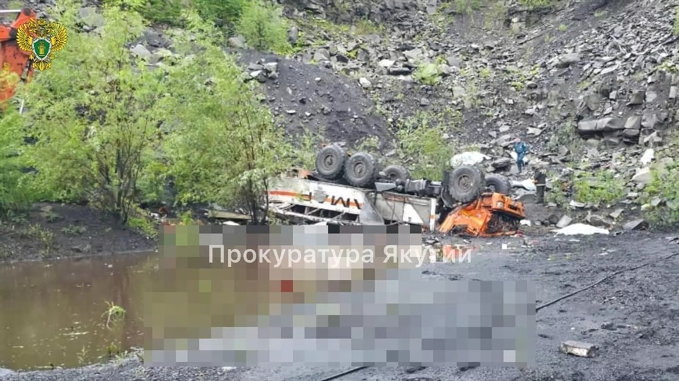 شبكة الحلم : مقتل 14 شخصا إثر انزلاق شاحنة نقل عمال في ياكوتيا