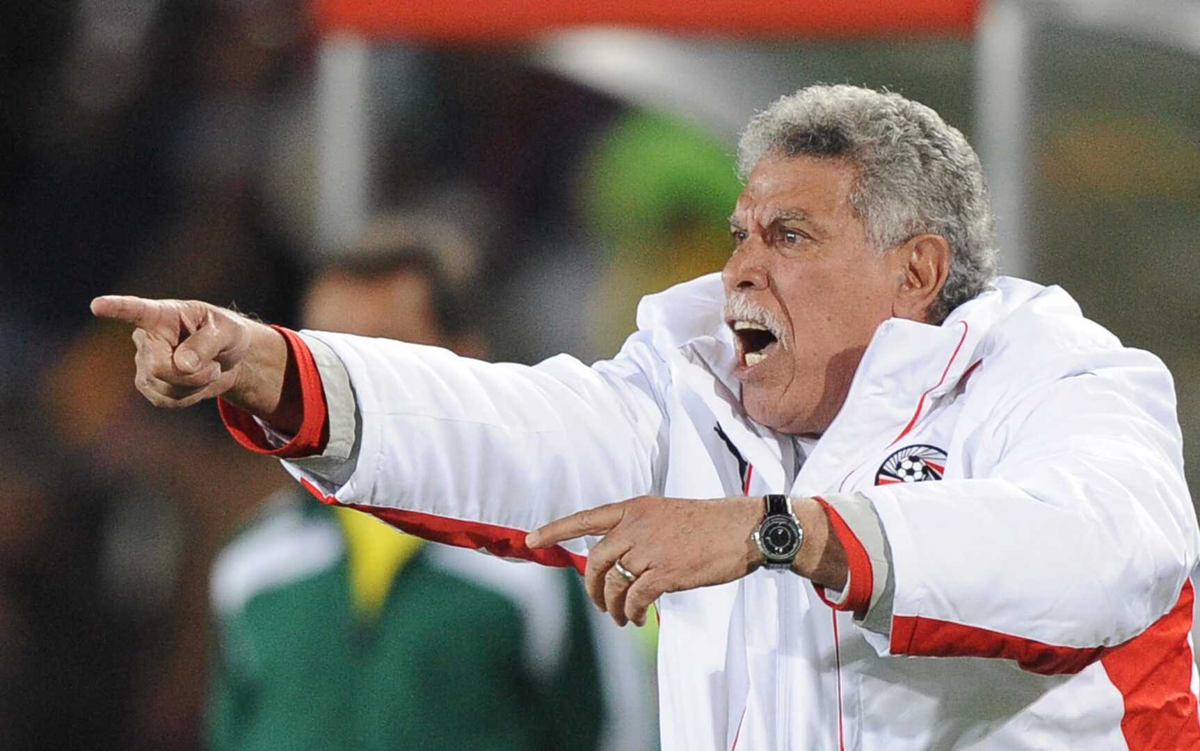 مصر.. السيسي يوجه بتوفير الرعاية الصحية للكابتن حسن شحاته