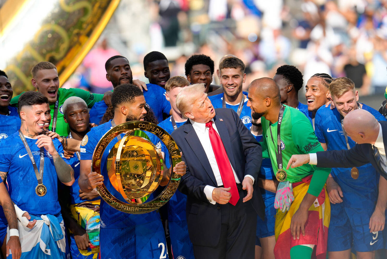 نجل ترامب يثير السخرية بتعليق غريب على اقتحام والده احتفالات تشيلسي بكأس العالم للأندية