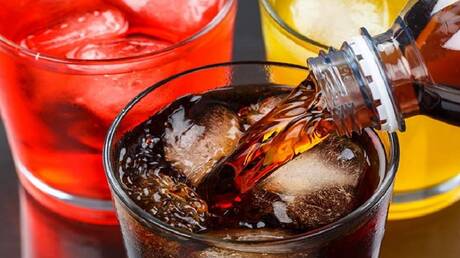 لماذا تزيد الكولا من خطر الإصابة بحصى الكلى؟