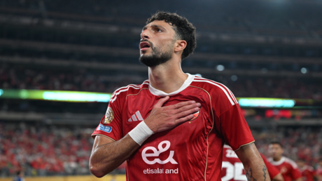 وسام أبو علي يكشف سبب رغبته في الرحيل عن الأهلي المصري ويعتذر لجماهير النادي (فيديو)