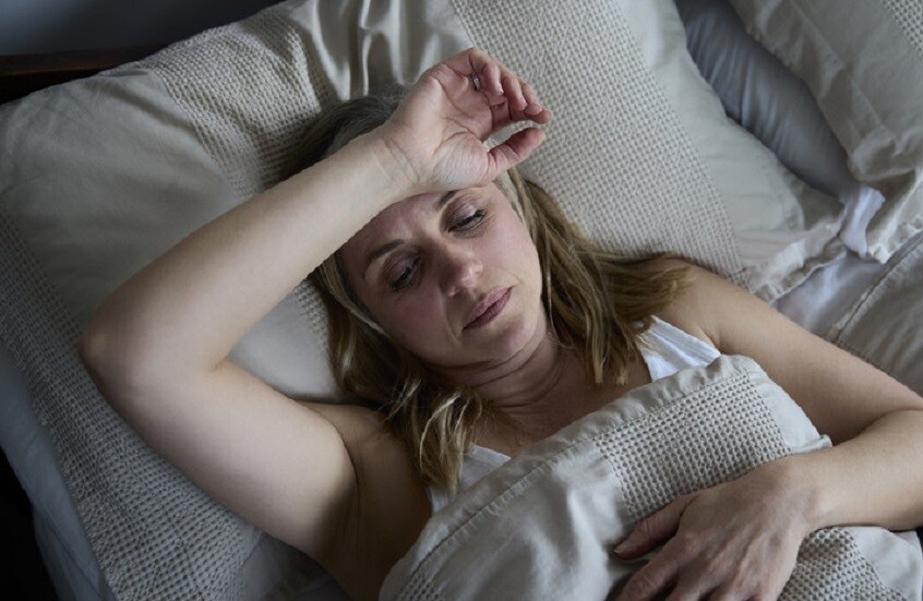 حرارة الصيف تسرق النوم!.. كيف تؤثر الليالي الحارة على دماغك وصحتك؟