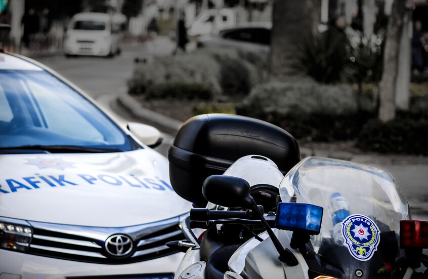 شرطي تركي يرتكب "مجزرة" بحق عائلته ثم ينتحر