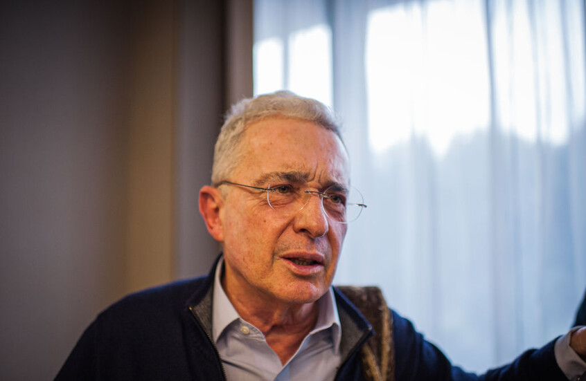 كولومبيا: الحكم على الرئيس الأسبق ألفارو أوريبي بالسجن 12 عاما تحت الإقامة الجبرية