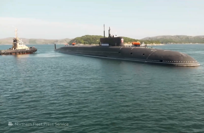 الغواصة النووية الروسية "الأمير بوزارسكي" تدخل الخدمة القتالية