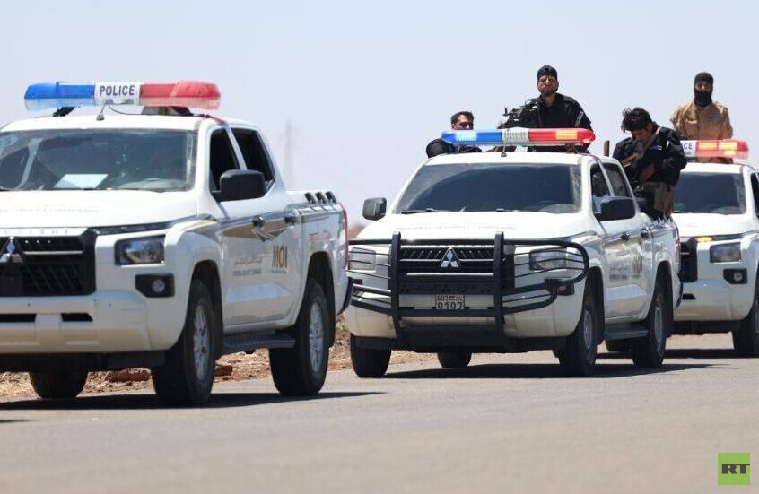 الداخلية السورية: القبض على قناص من النظام السابق وشخص آخر متورطان بجرائم حرب خلال الثورة (صور)