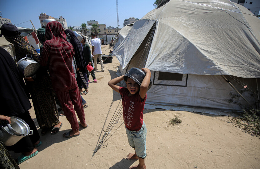 "ذا تايمز": بريطانيا تخطط لإجلاء أطفال من غزة لتلقي العلاج