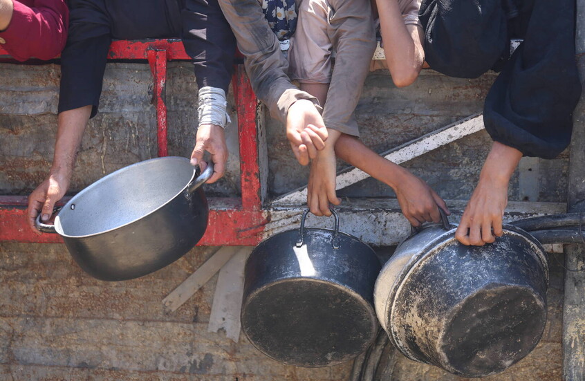 المكتب الإعلامي الحكومي بغزة: 36 شاحنة مساعدات فقط دخلت القطاع السبت