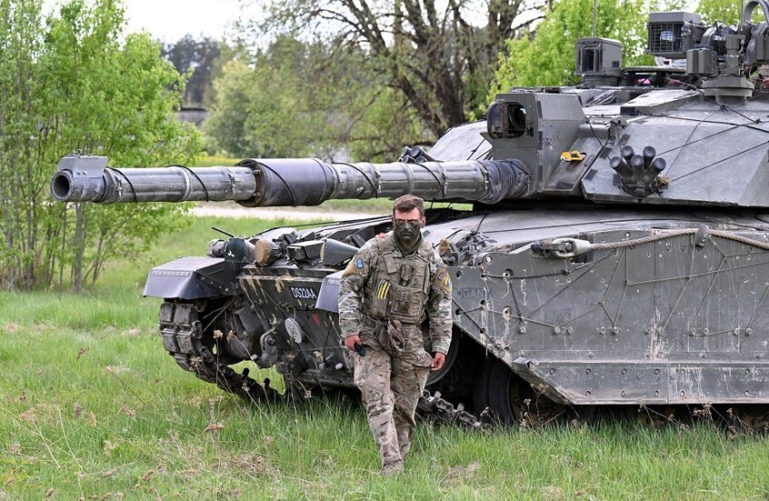 "الناتو" يبحث نشر فيلق ألماني هولندي في إستونيا