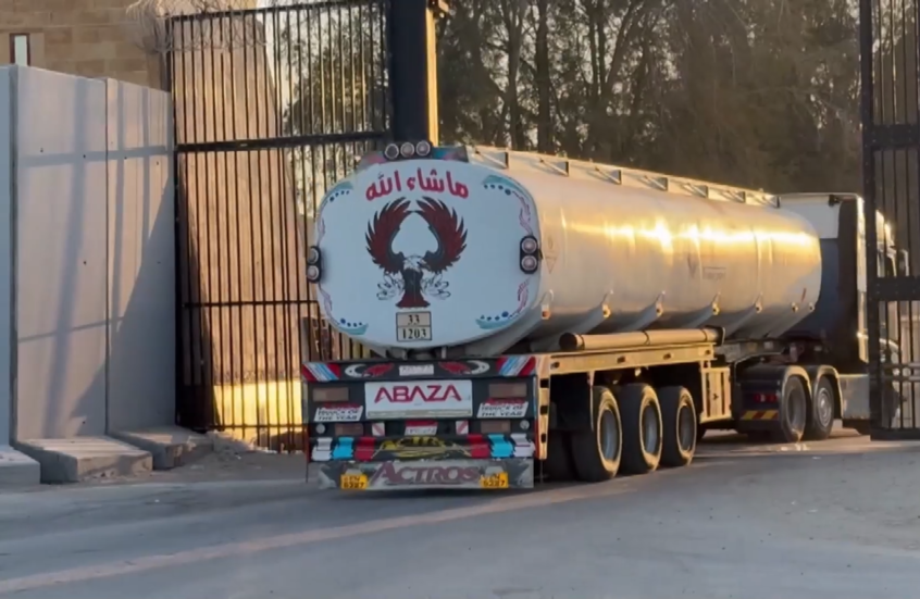 دخول صهريجي وقود إلى قطاع غزة عبر معبر رفح لأول مرة منذ 5 أشهر