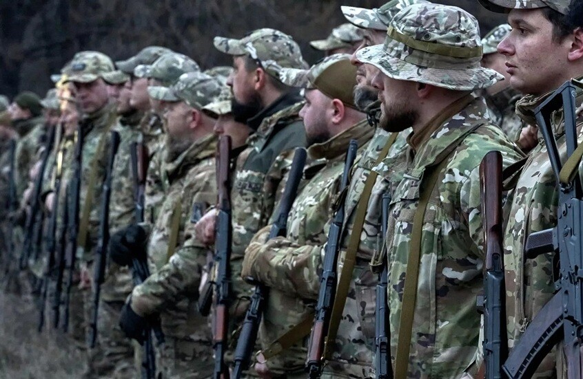 مصدر أمني: كييف تسحب احتياطياتها من خط الجبهة بأكلمه إلى مقاطعة سومي