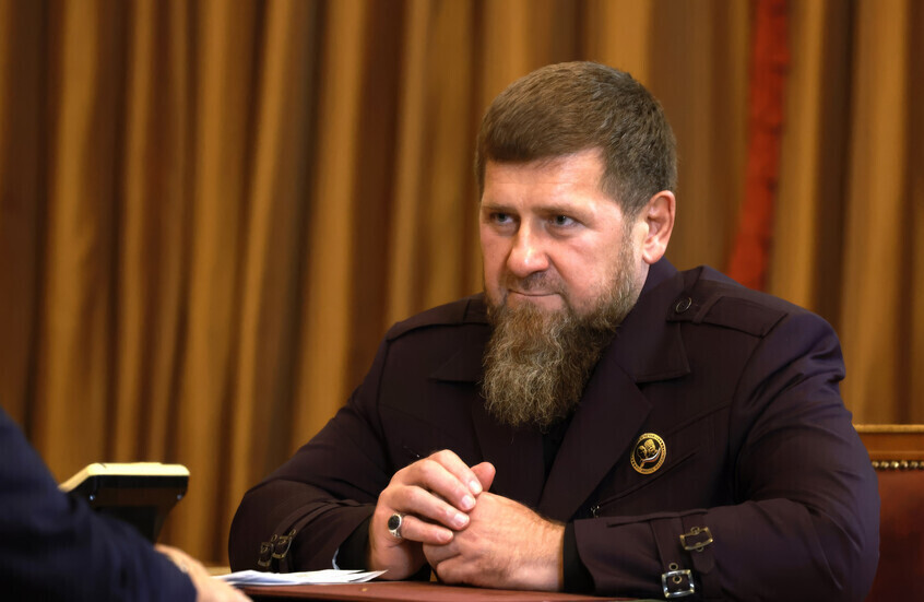 قديروف ينشر مشاهد لتدمير خنادق تابعة للقوات الأوكرانية على محور خاركوف (فيديو)