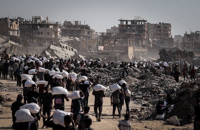 الإعلام العبري: "حماس" تشترط دخول 250 شاحنة مساعدات يوميا لاستئناف المفاوضات مع إسرائيل