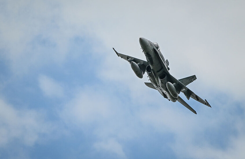 مقاتلات أمريكية تعترض طائرة مدنية فوق منتجع ترامب