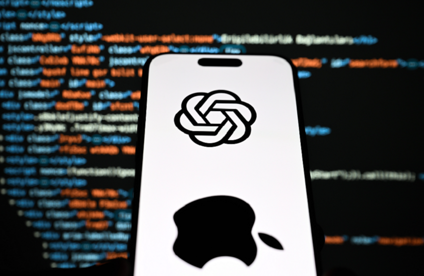 آبل تدخل سباق الذكاء الاصطناعي بمشروع منافس لـ ChatGPT