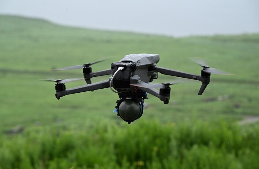 العسكريون الروس يعدّلون الدرونات الصغيرة لزرع الألغام