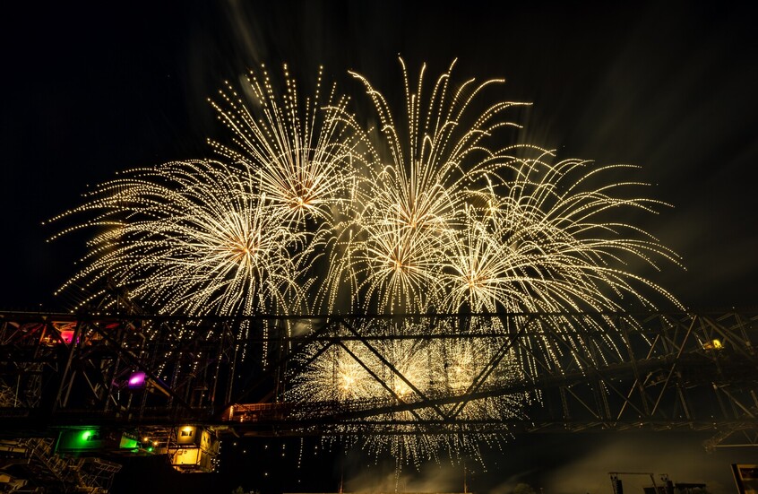 حريق خلال مهرجان للألعاب النارية في يوكوهاما اليابانية (فيديو)