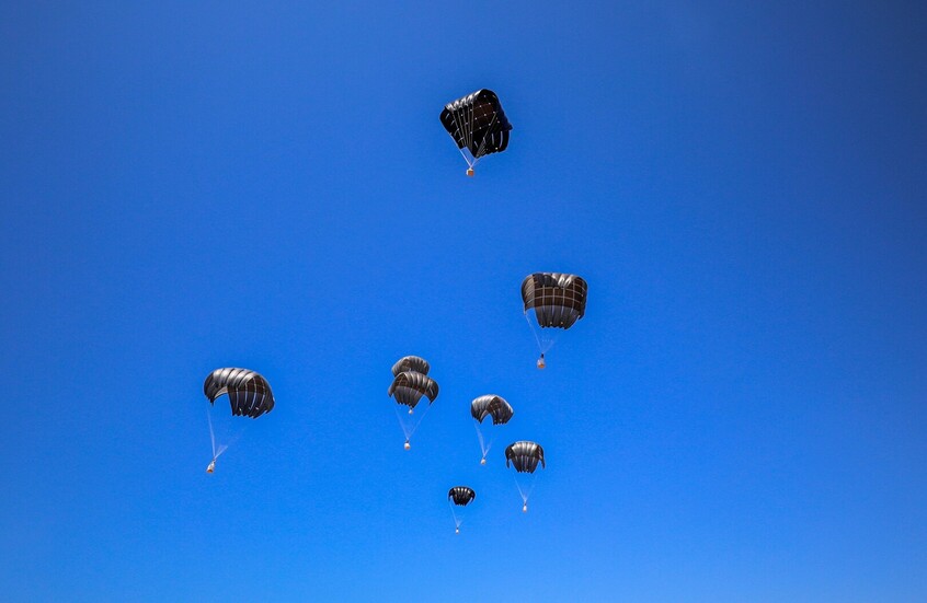 برنامج الأغذية العالمي: المساعدات الجوية لغزة ضمادات على جروح مفتوحة