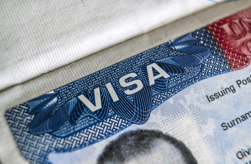برنامج أمريكي يلزم بعض المسافرين بدفع تأمين يصل إلى 15 ألف دولار للحصول على التأشيرة
