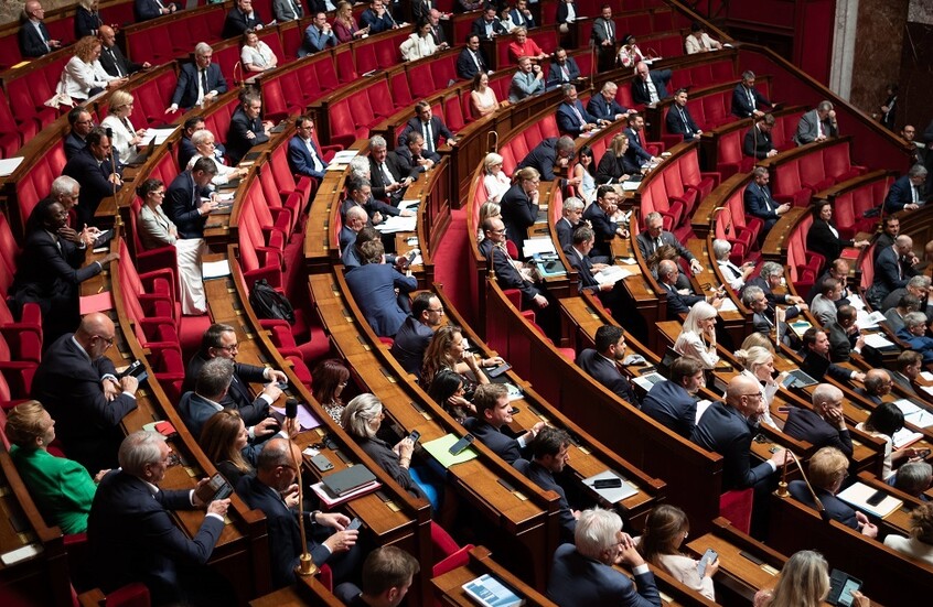 عجز الموازنة الفرنسية بلغ 100.4 مليار يورو في النصف الأول من 2025